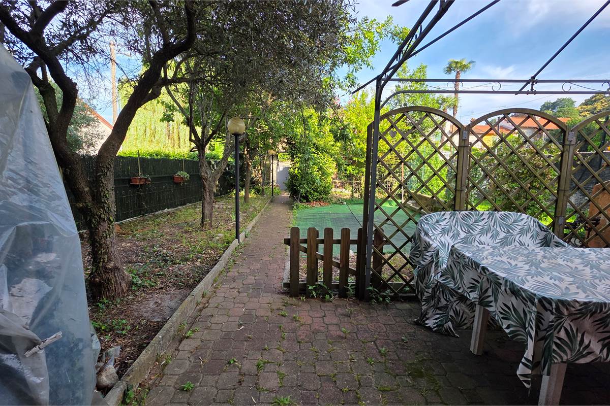 Villa a schiera a Dormelletto 