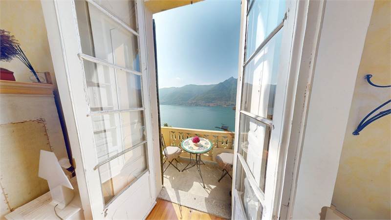 Stupendo  Trilocale con Vista Lago Mozzafiato in Villa d’Epoca a Faggeto Lario