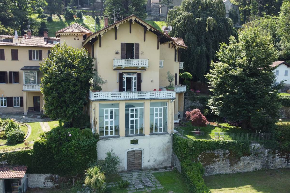 Spettacolare Attico su due livelli con bellissima Vista Lago di Como