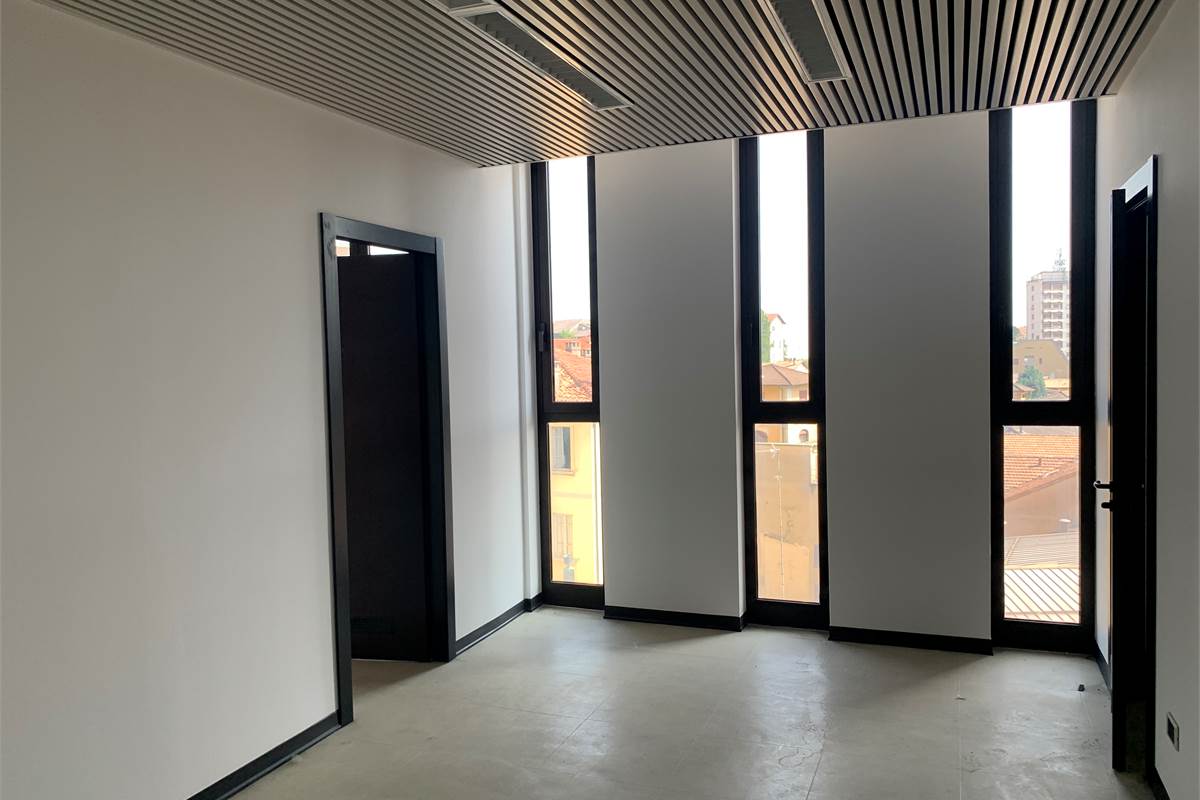 Grande ufficio direzionale a Cantu'