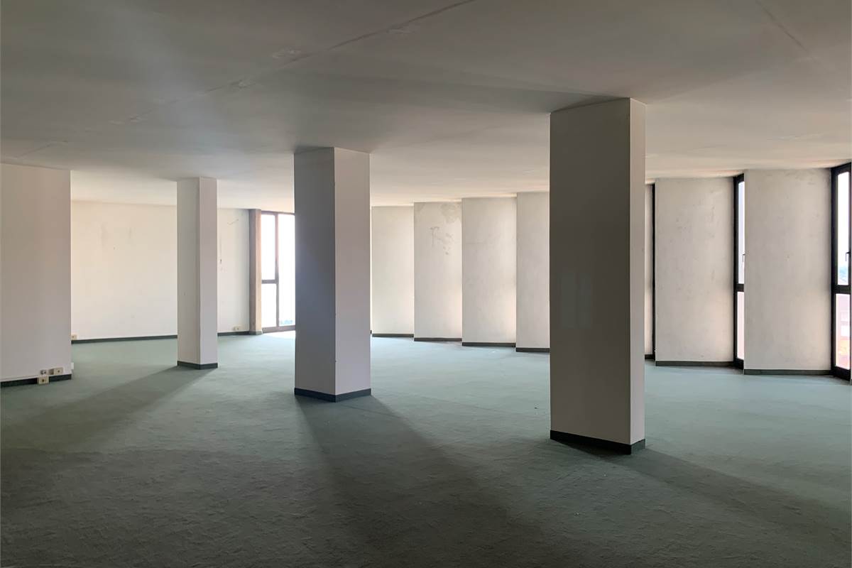 Grande ufficio direzionale a Cantu'