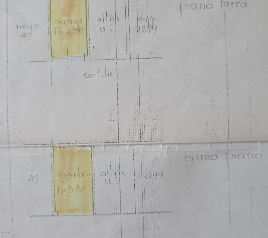 Porzione di Casa a Fenegrò con giardino