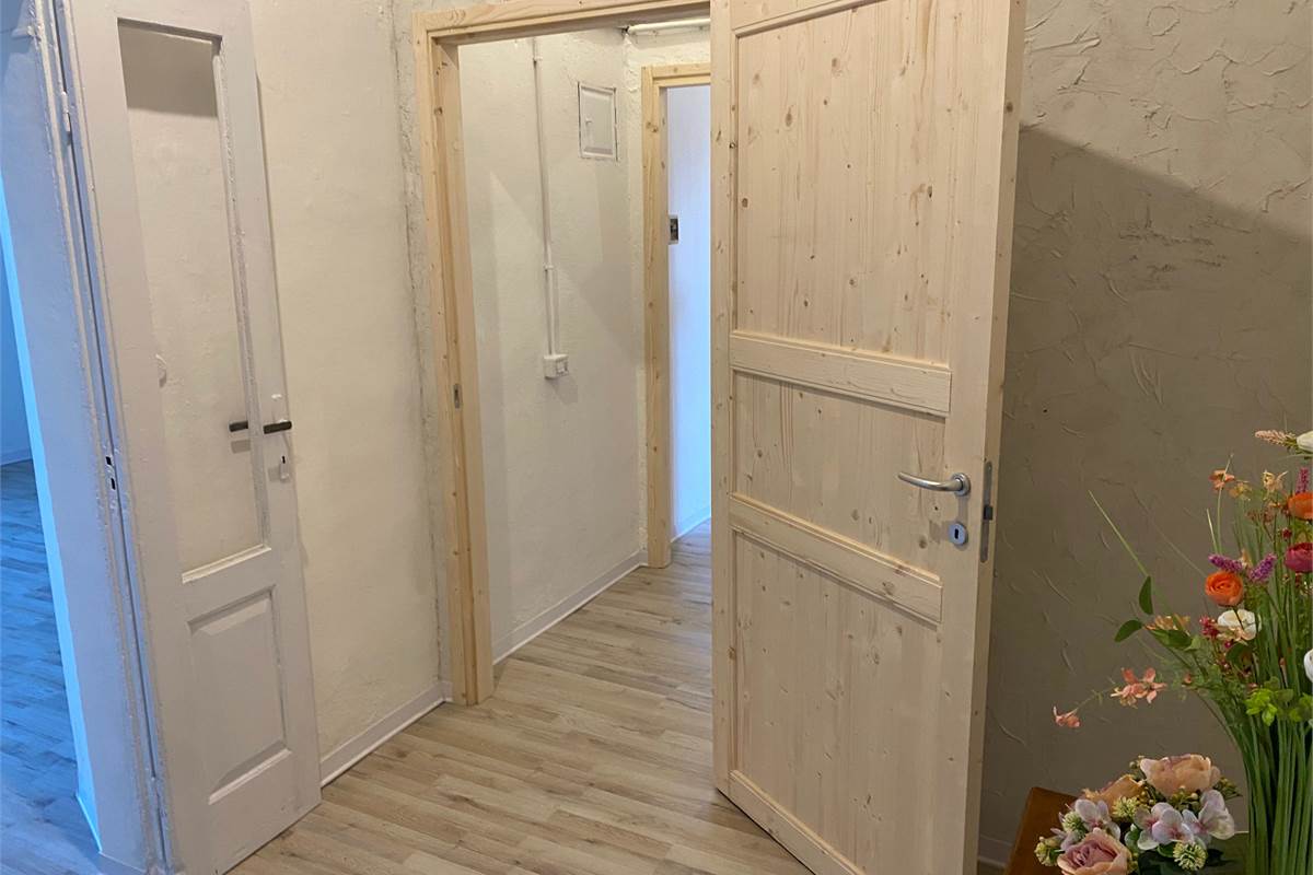 Negozio in vendita, ottima visibilità e posizione strategica alle porte di Como