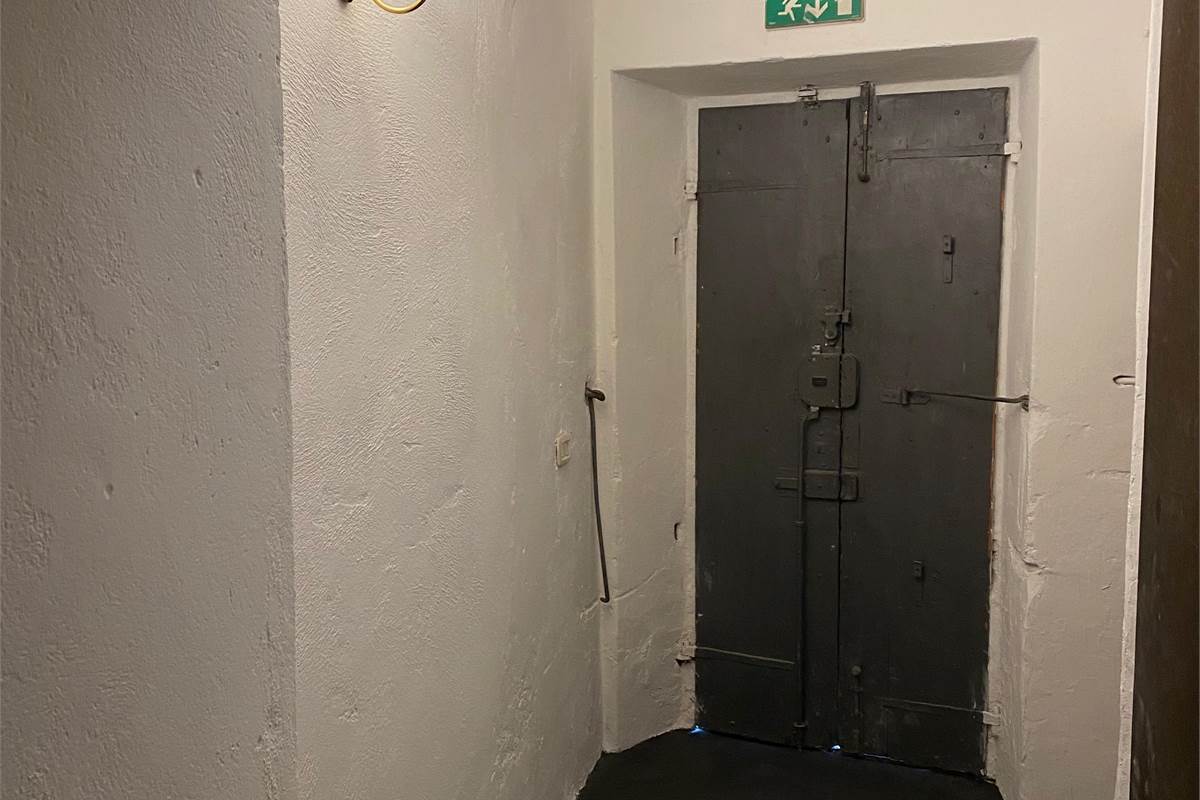 Negozio in vendita, ottima visibilità e posizione strategica alle porte di Como