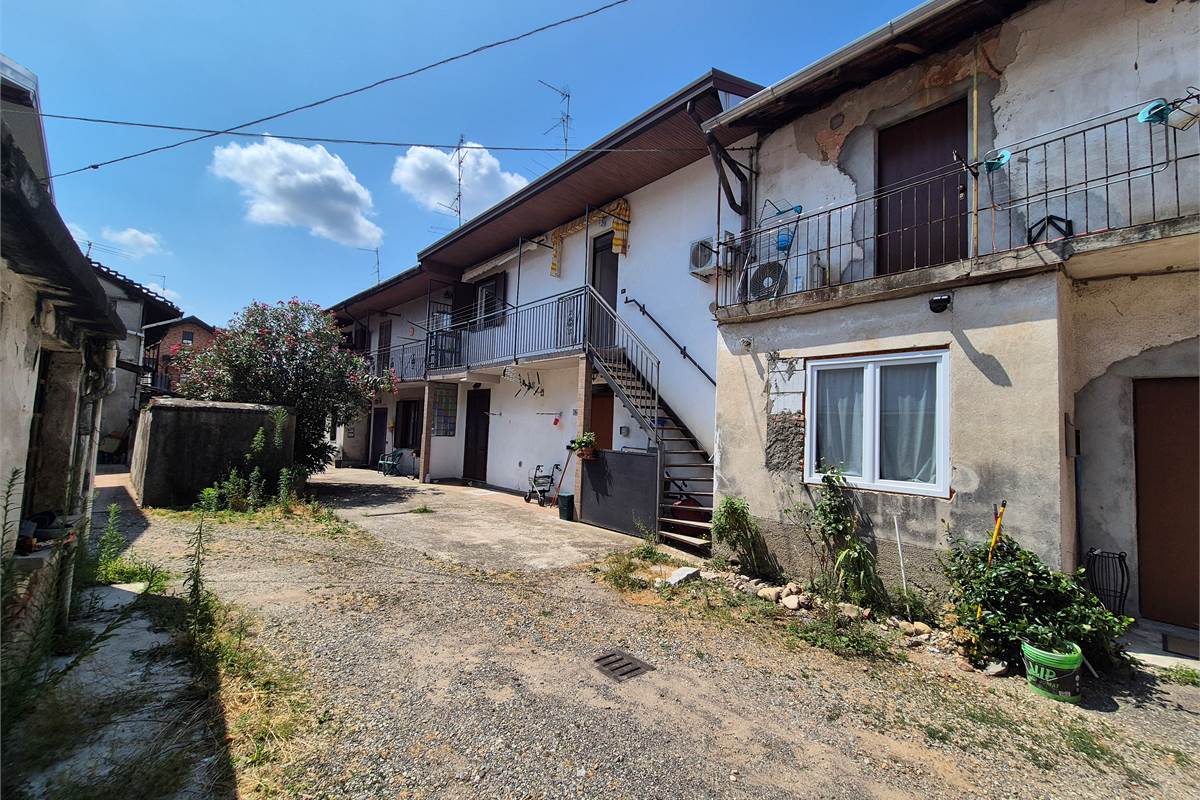 Fagnano Olona ottimo investimento! Bilocale in corte con cantina