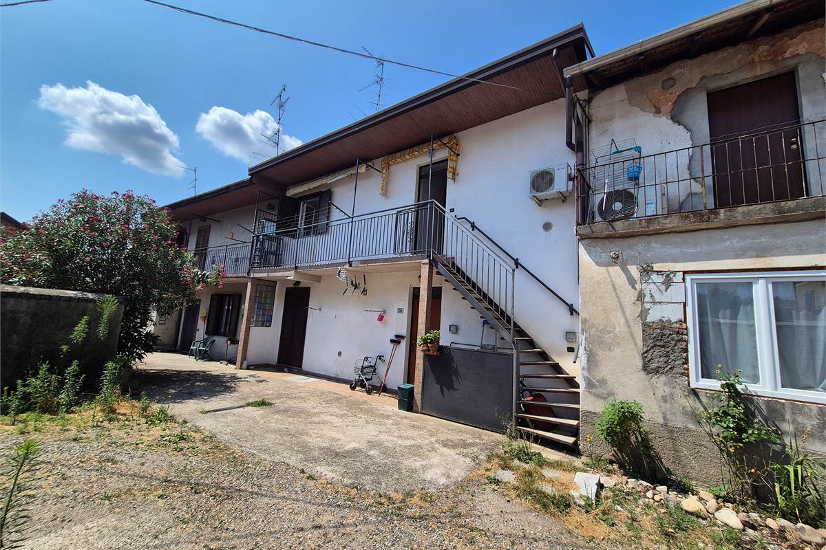 Fagnano Olona ottimo investimento! Bilocale in corte con cantina