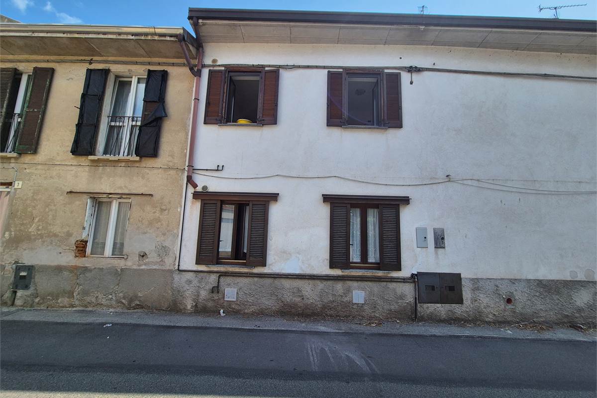 Fagnano Olona ottimo investimento! Bilocale in corte con cantina