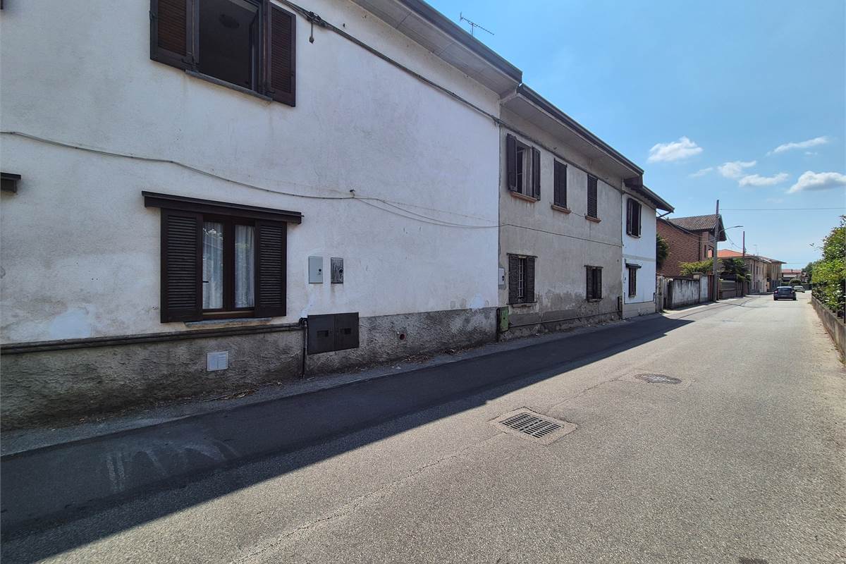 Fagnano Olona ottimo investimento! Bilocale in corte con cantina