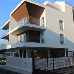 Moderno bilocale con box in locazione