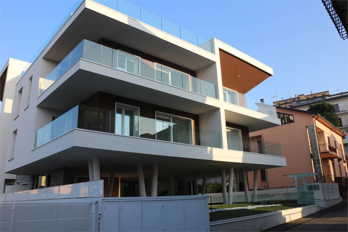 Moderno bilocale con box in locazione