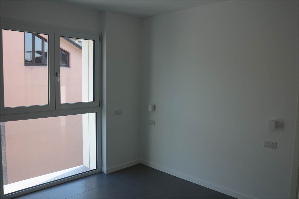 Moderno bilocale con box in locazione