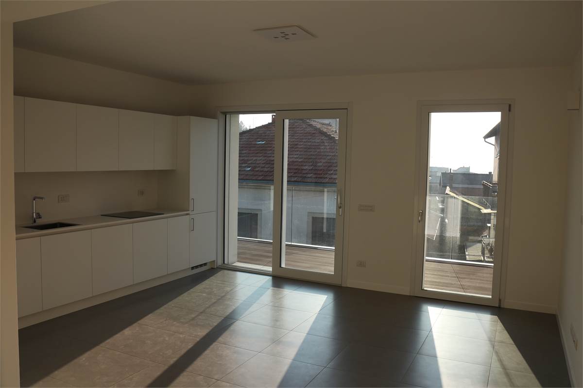 Moderno bilocale con box in locazione