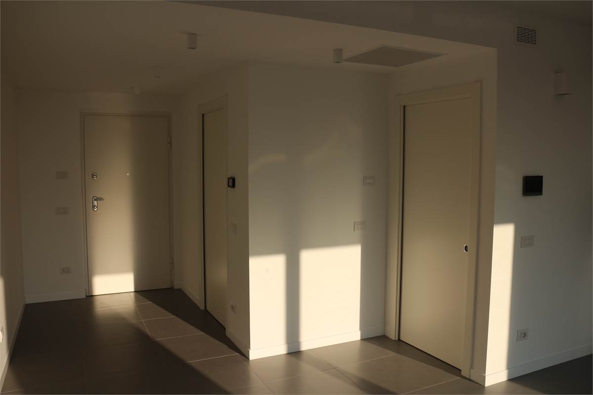 Moderno bilocale con box in locazione