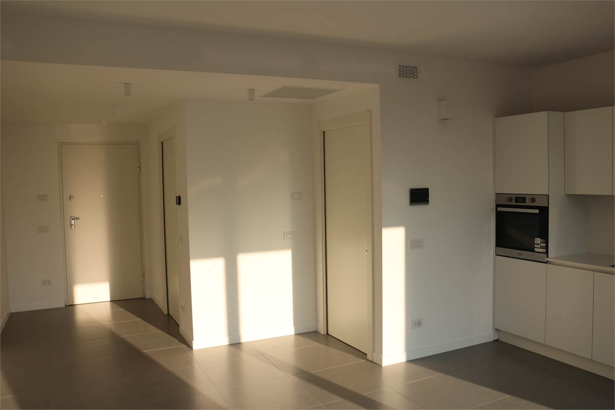 Moderno bilocale con box in locazione