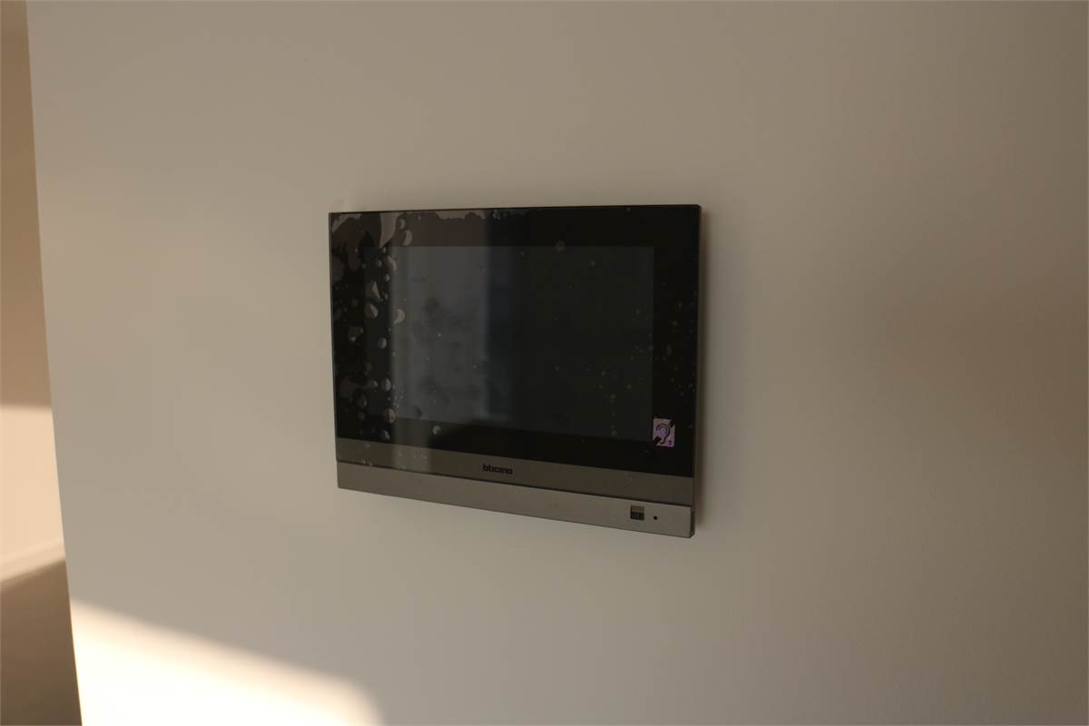 Moderno bilocale con box in locazione