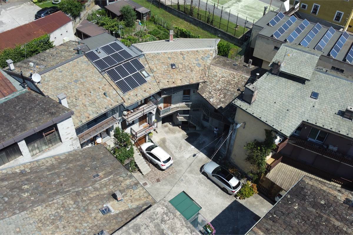 Porzione di casa con GIARDINO a CHIURO
