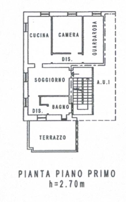 Trilocale ristrutturato con autorimessa a Cermenate 