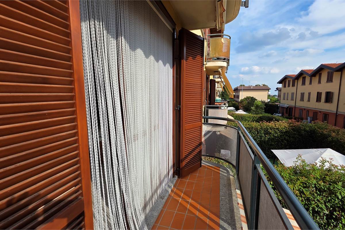 Bilocale con box triplo a Limido Comasco