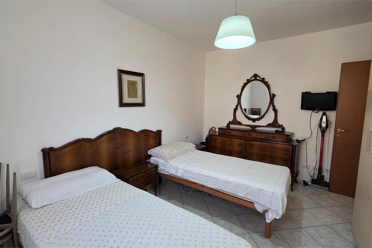 Bilocale con box triplo a Limido Comasco