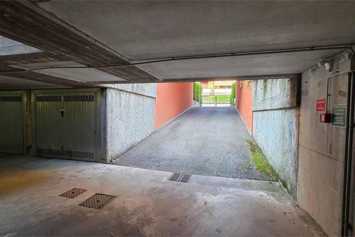 Bilocale con box triplo a Limido Comasco