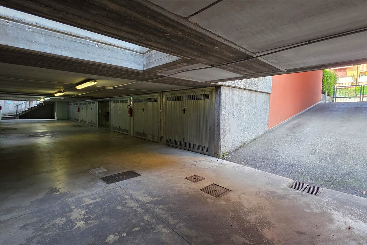 Bilocale con box triplo a Limido Comasco