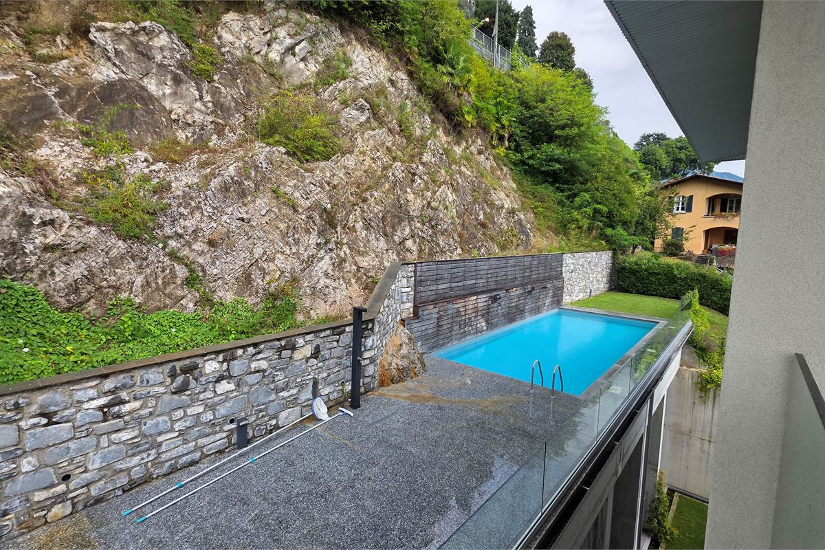 Ampio trilocale NUOVO con vista lago