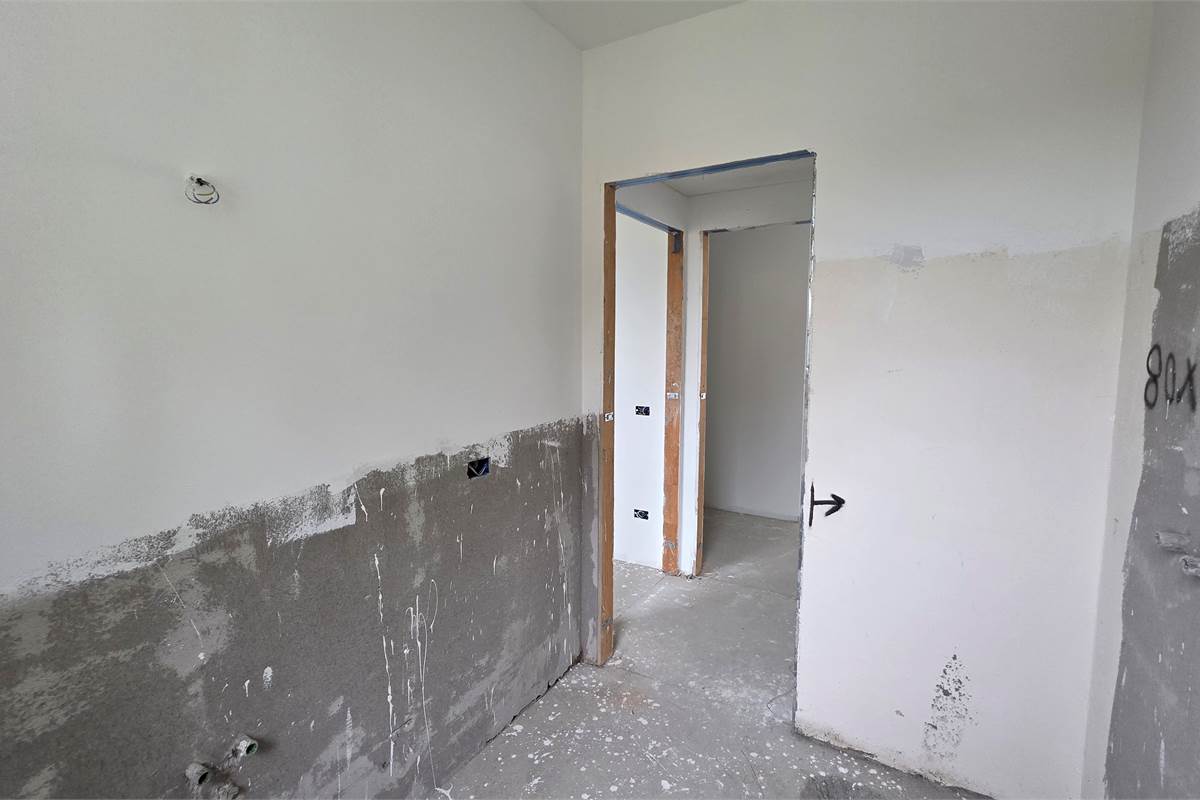 Ampio trilocale NUOVO con vista lago