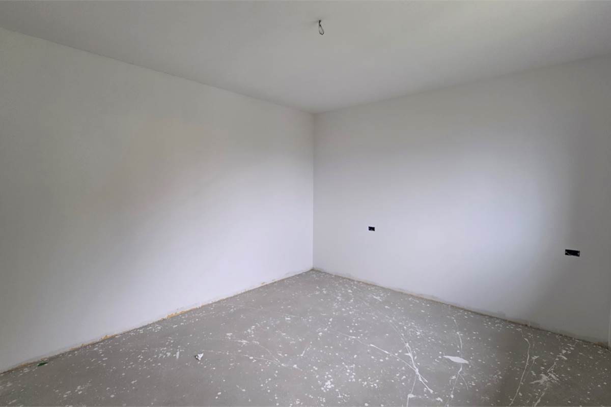 Ampio trilocale NUOVO con vista lago