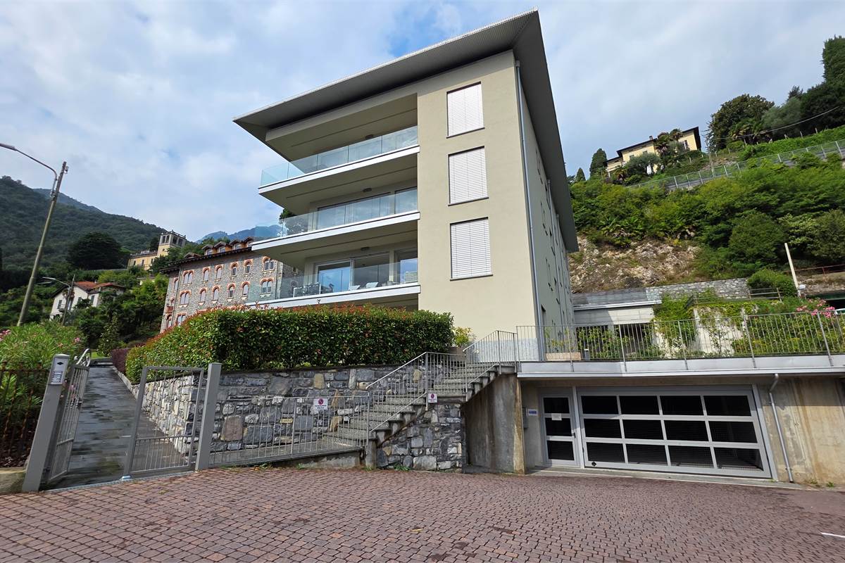 Ampio trilocale NUOVO con vista lago