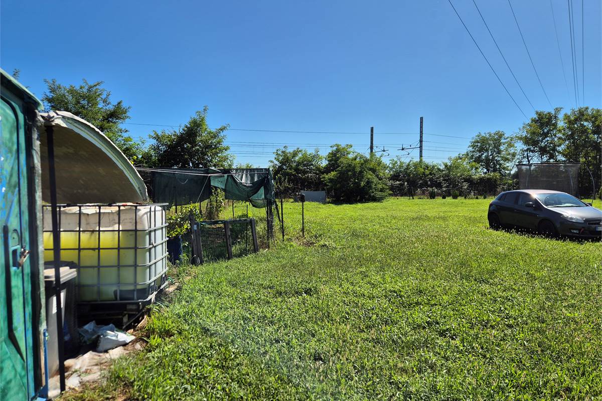 Terreno agricolo recintato a Ceriano Laghetto