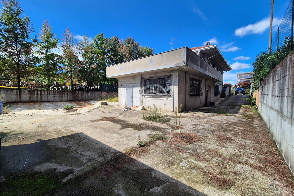 Casa indipendente con due appartamenti 