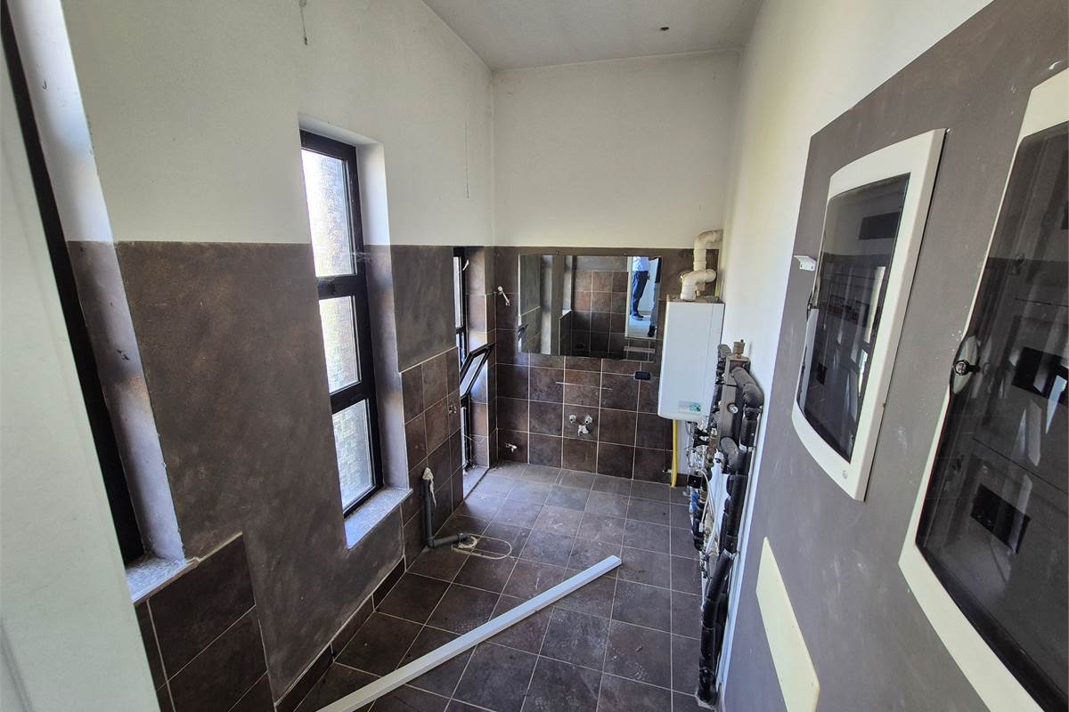 Casa indipendente con due appartamenti 