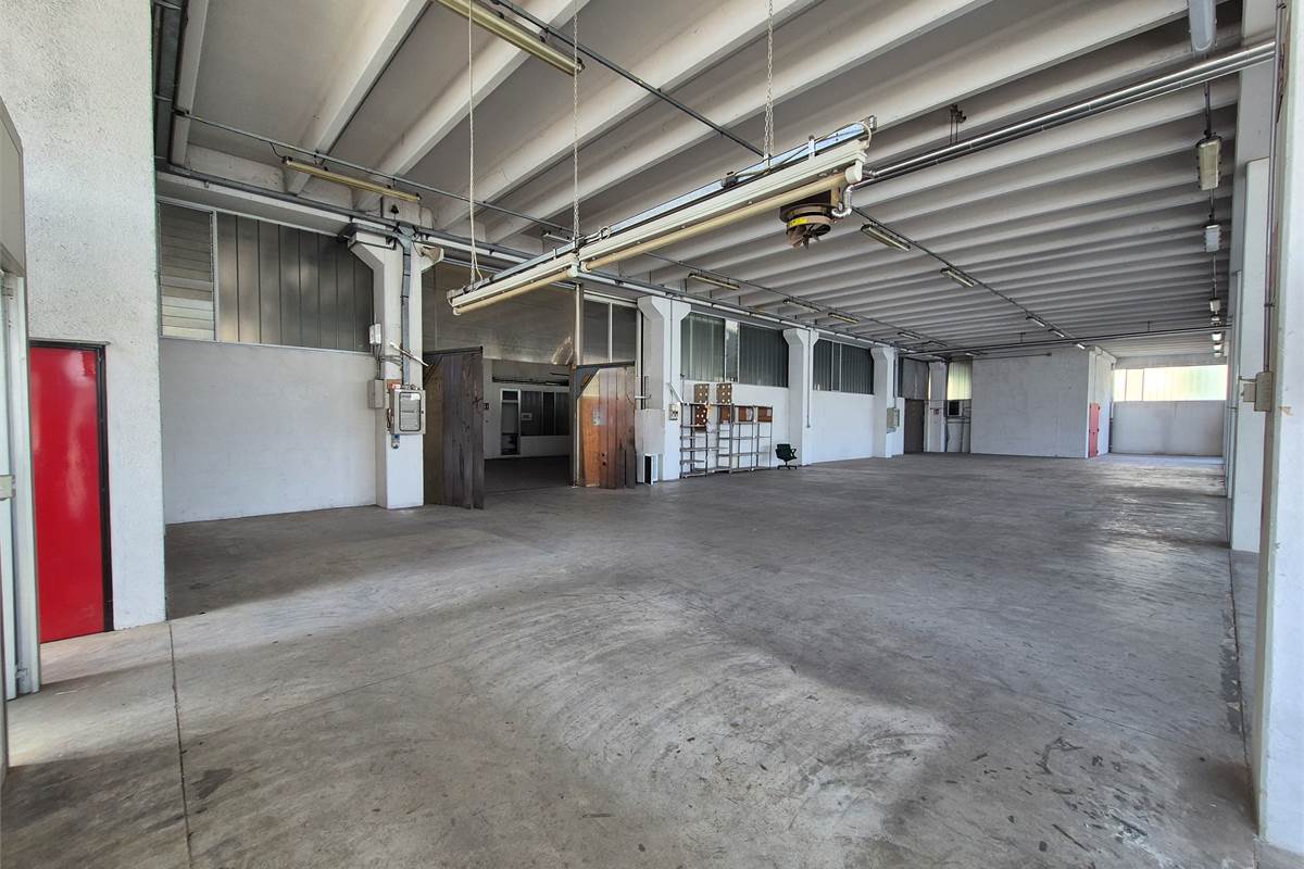 Capannone ad uso industriale in locazione