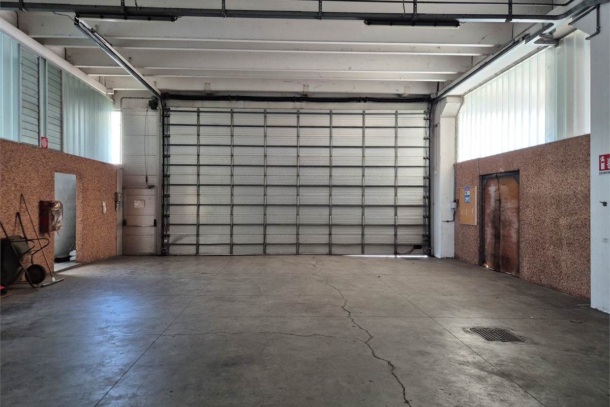 Capannone ad uso industriale in locazione