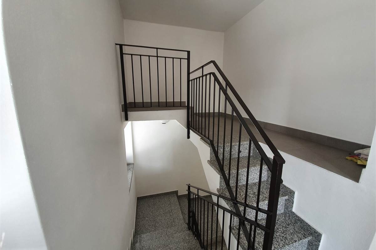 Locale open space a Vertemate con Minoprio