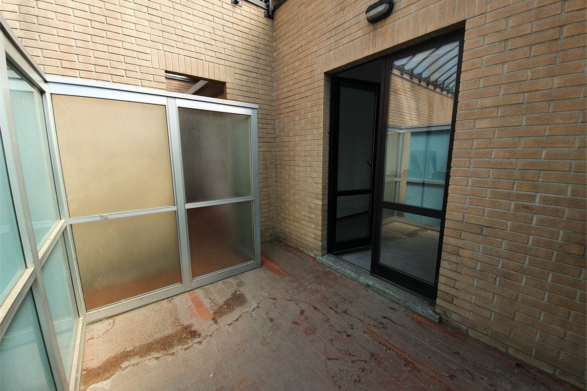 Locale open space a Vertemate con Minoprio