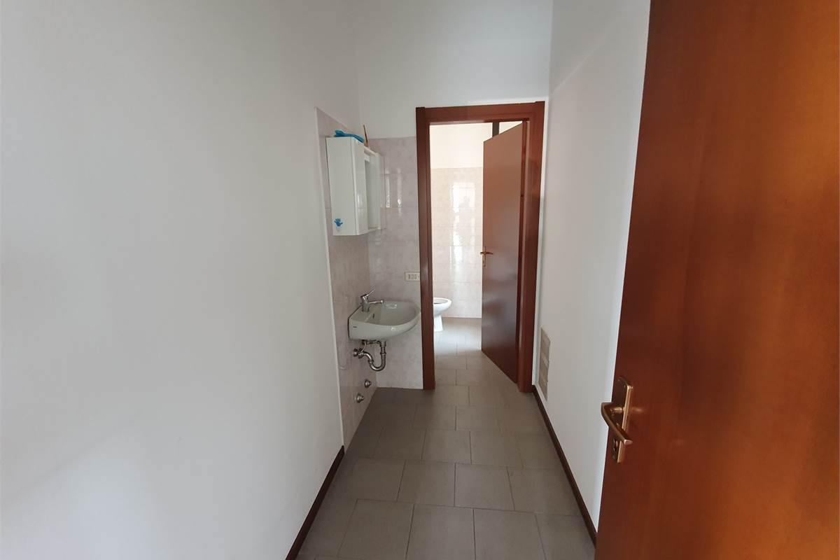 Locale open space a Vertemate con Minoprio