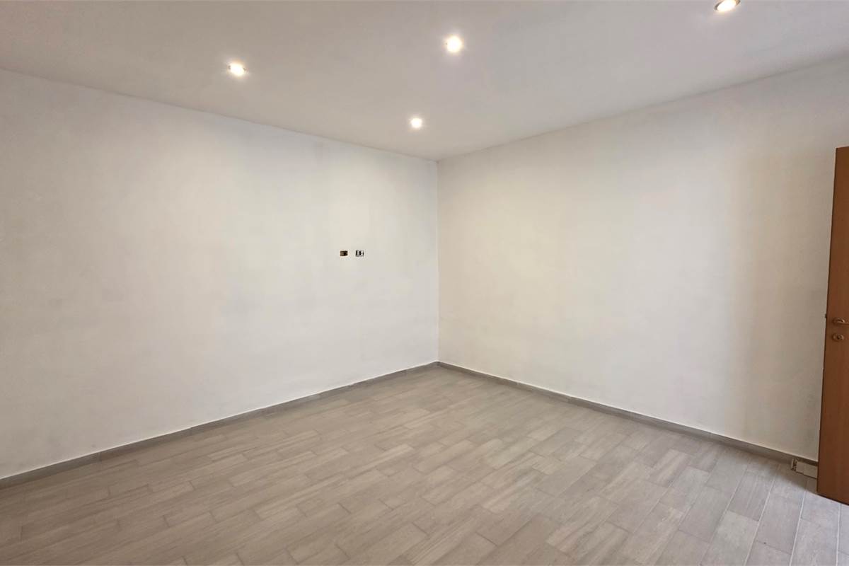 Ampio Bilocale appena ristrutturato a Tradate 