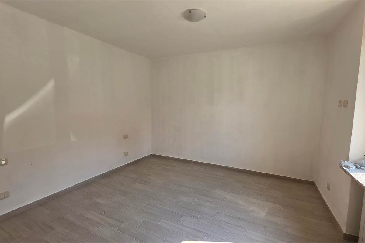 Ampio Bilocale appena ristrutturato a Tradate 