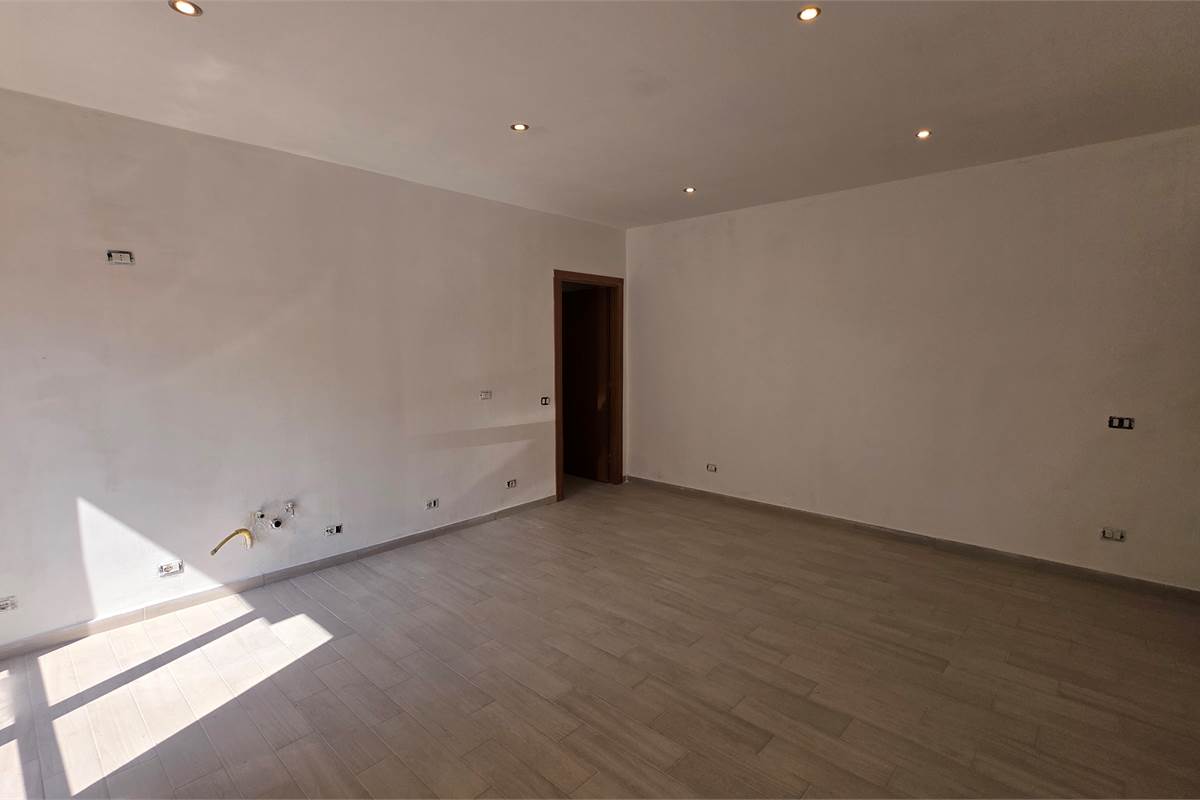 Ampio Bilocale appena ristrutturato a Tradate 