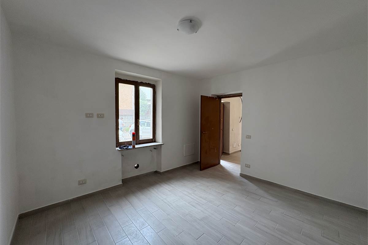 Ampio Bilocale appena ristrutturato a Tradate 