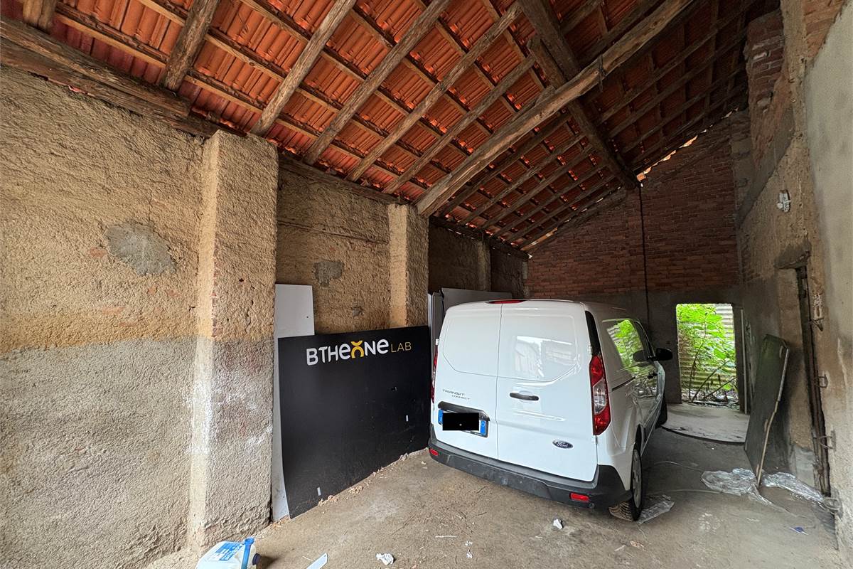 Ampio RUSTICO con bilocale a Tradate