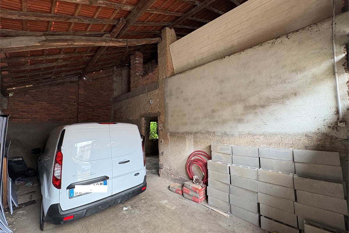 Ampio RUSTICO con bilocale a Tradate