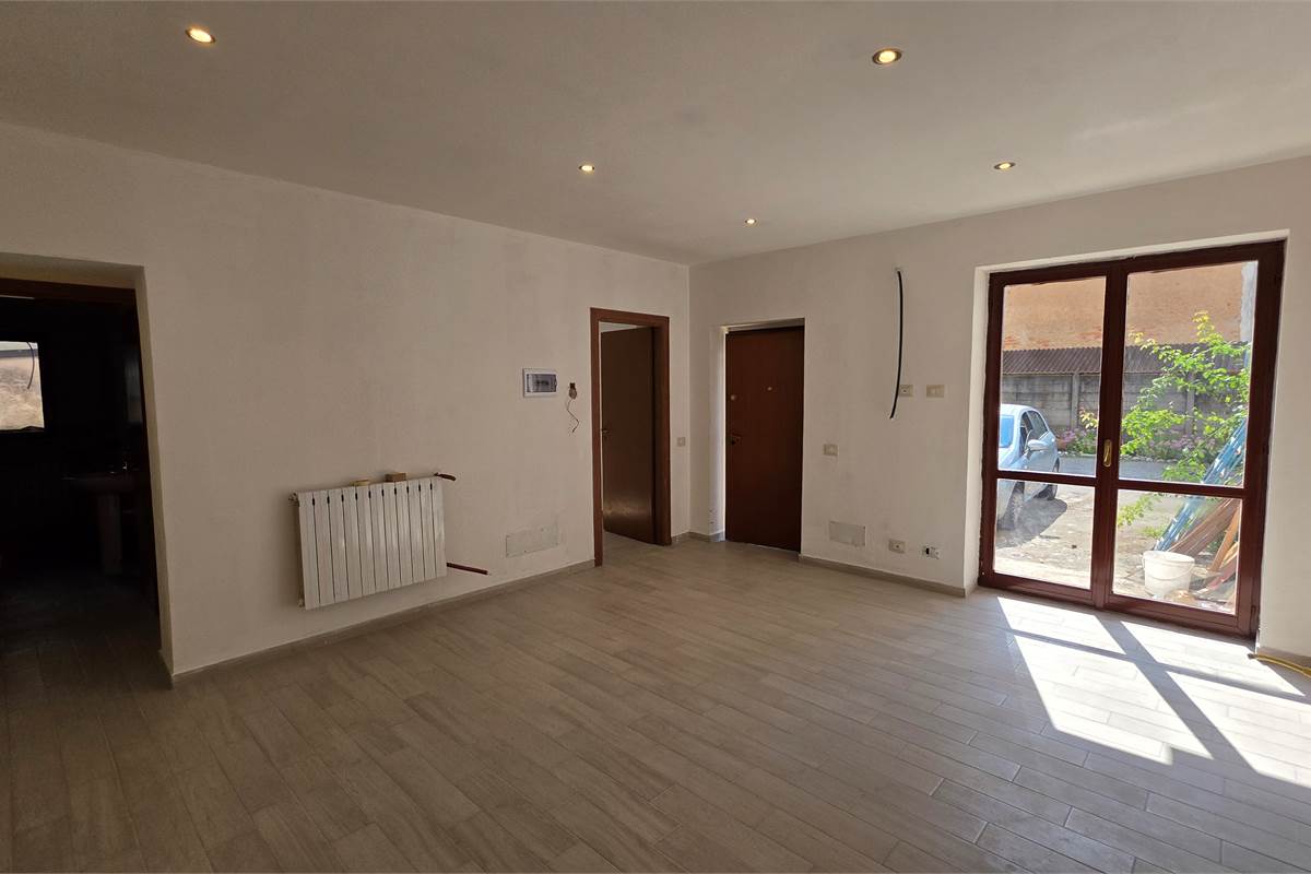 Ampio RUSTICO con bilocale a Tradate