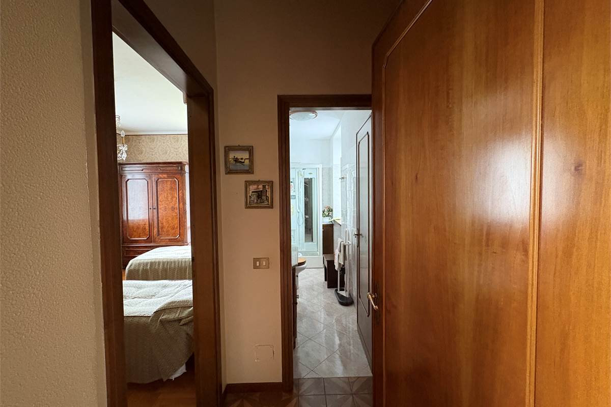 Ampio Trilocale indipendente a Laveno 