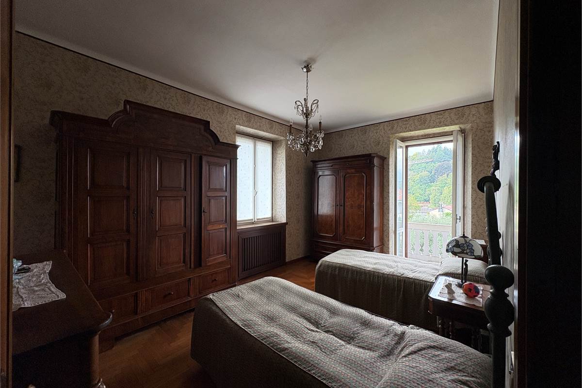 Ampio Trilocale indipendente a Laveno 