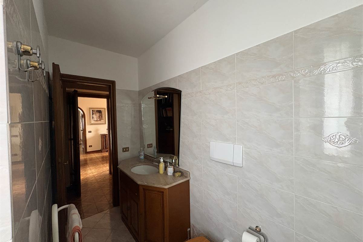 Ampio Trilocale indipendente a Laveno 