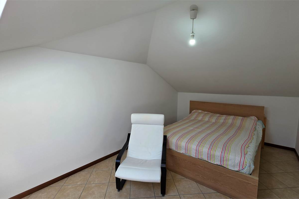 Ampio Bilocale su due livelli con terrazzo a Lomazzo 