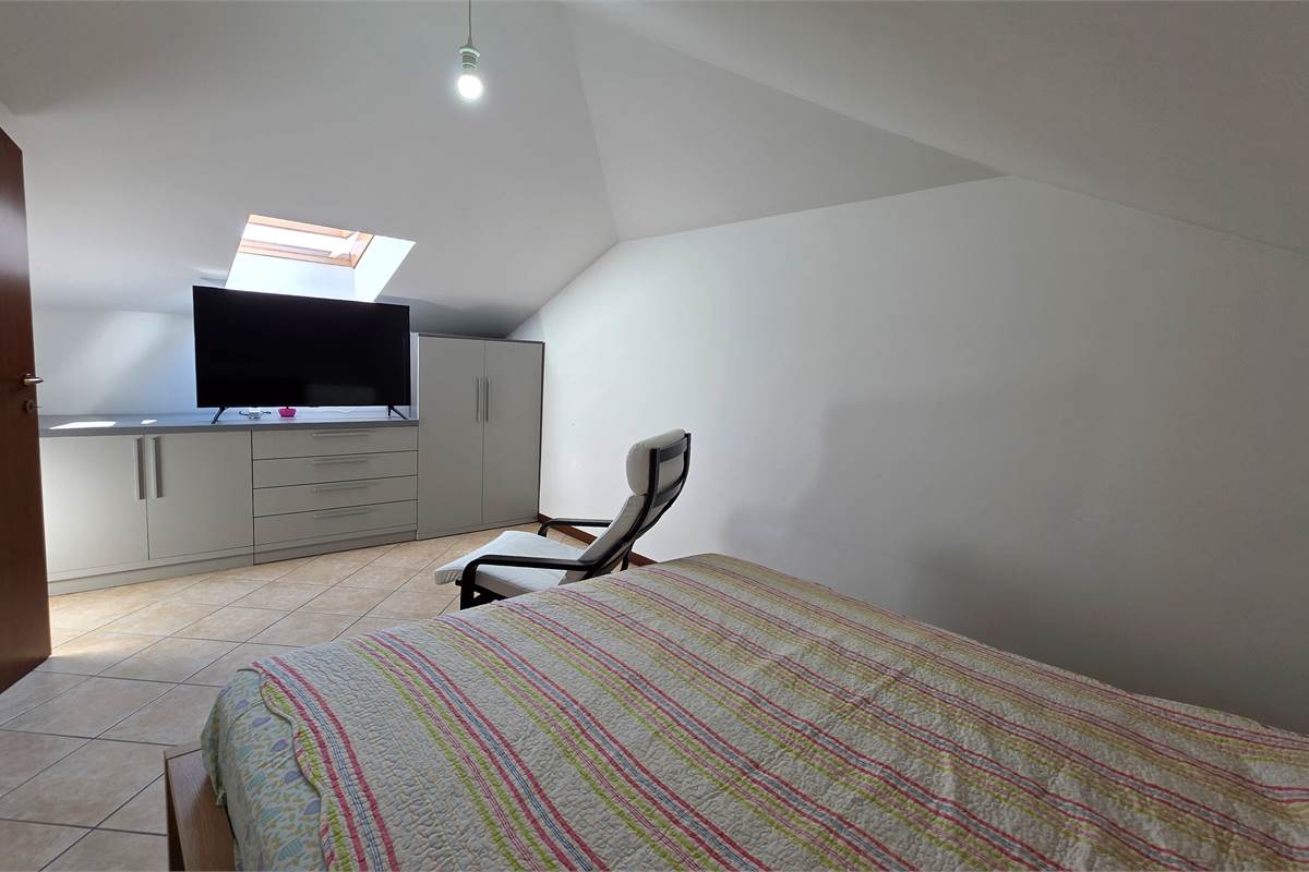 Ampio Bilocale su due livelli con terrazzo a Lomazzo 