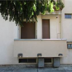 Bilocale con posto auto e garage a Cirimido 